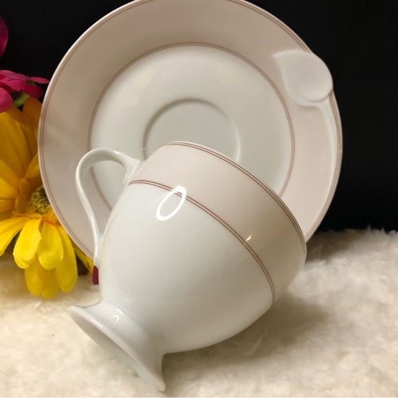 Hutschenreuther's, Fontaine "Chloe" Fleuron Footed Demitasse Teacup & Saucer Set - Picture 9 of 14